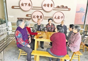 “胡阵仗”吼成“胡镇长”：七旬老人“吼”通社区千千结