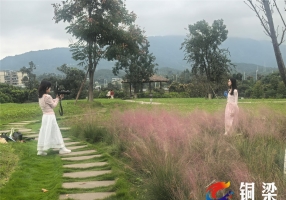 铜梁：市民乐享秋日休闲时光