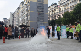 “敲门行动”零距离！云阳应急志愿者进社区上演“安全知识大练兵” ...