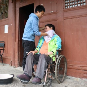 “中国好人”候选人重庆建议人选 | 文阿俊：20载不离不弃照顾瘫痪父亲 ...