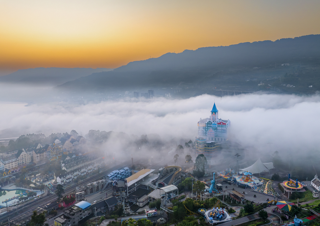美心红酒小镇云海景观。受访者供图