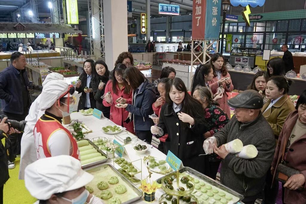 帮扶车间带动村民致富。受访者供图
