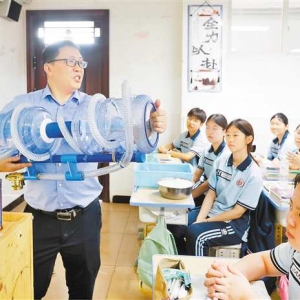 师者如光！年轻教师这样传承教育家精神